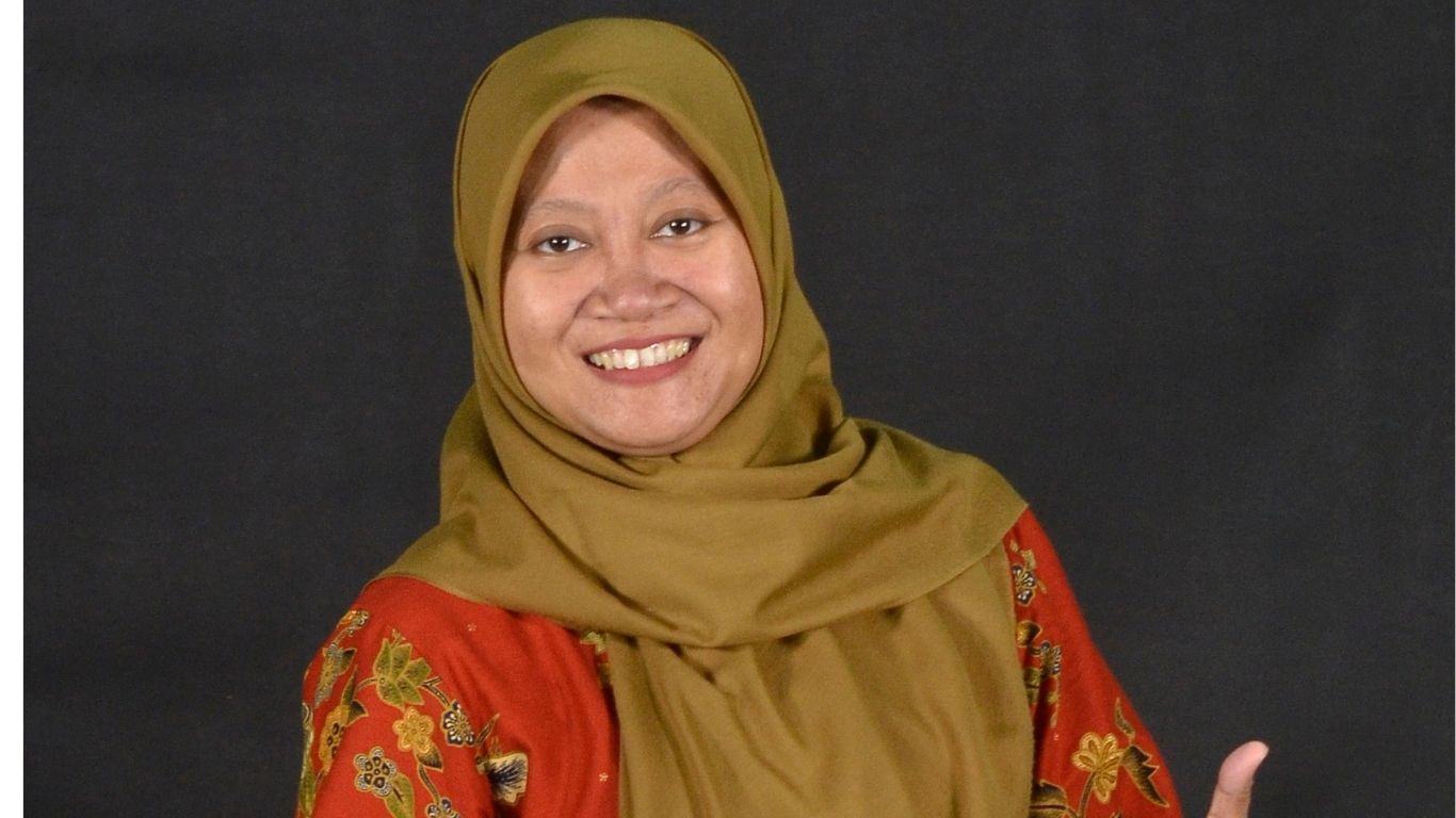 Foto Fitrah Agustini, SS, S.Pd, MM