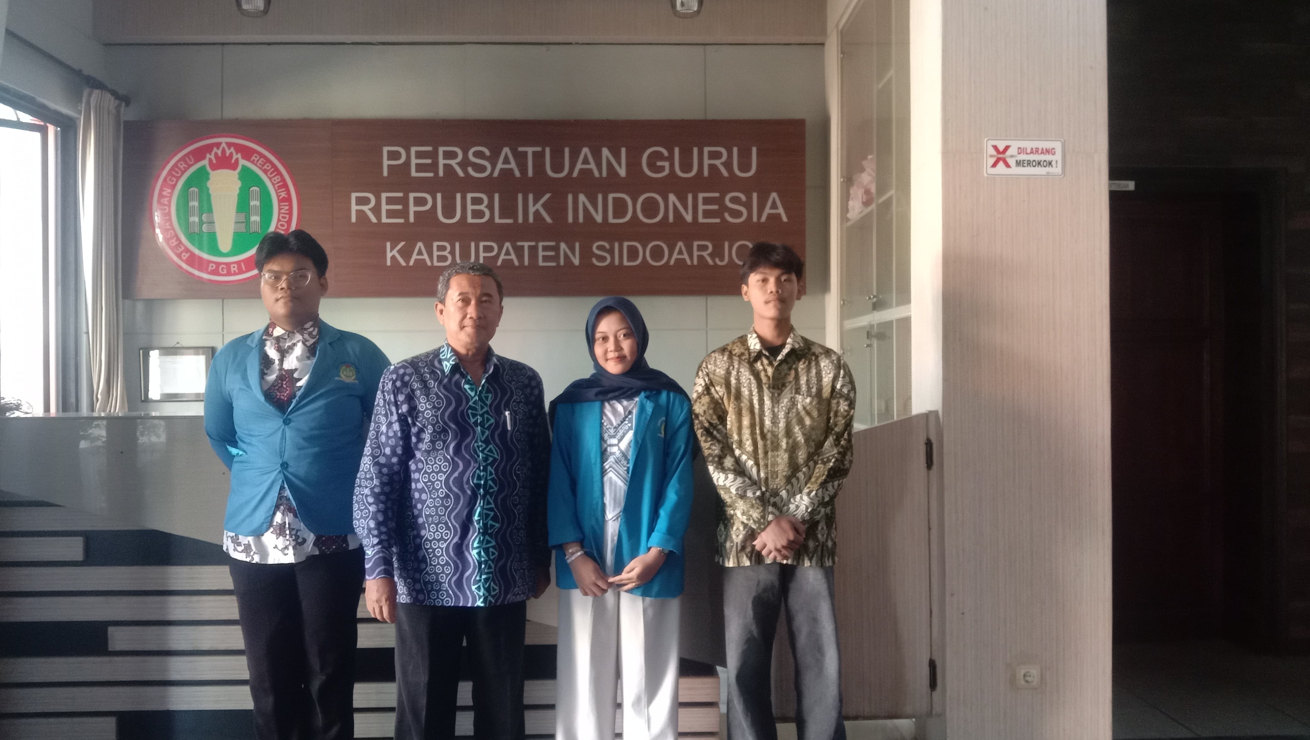 Kegiatan PKL di KANTOR PGRI SIDOARJO