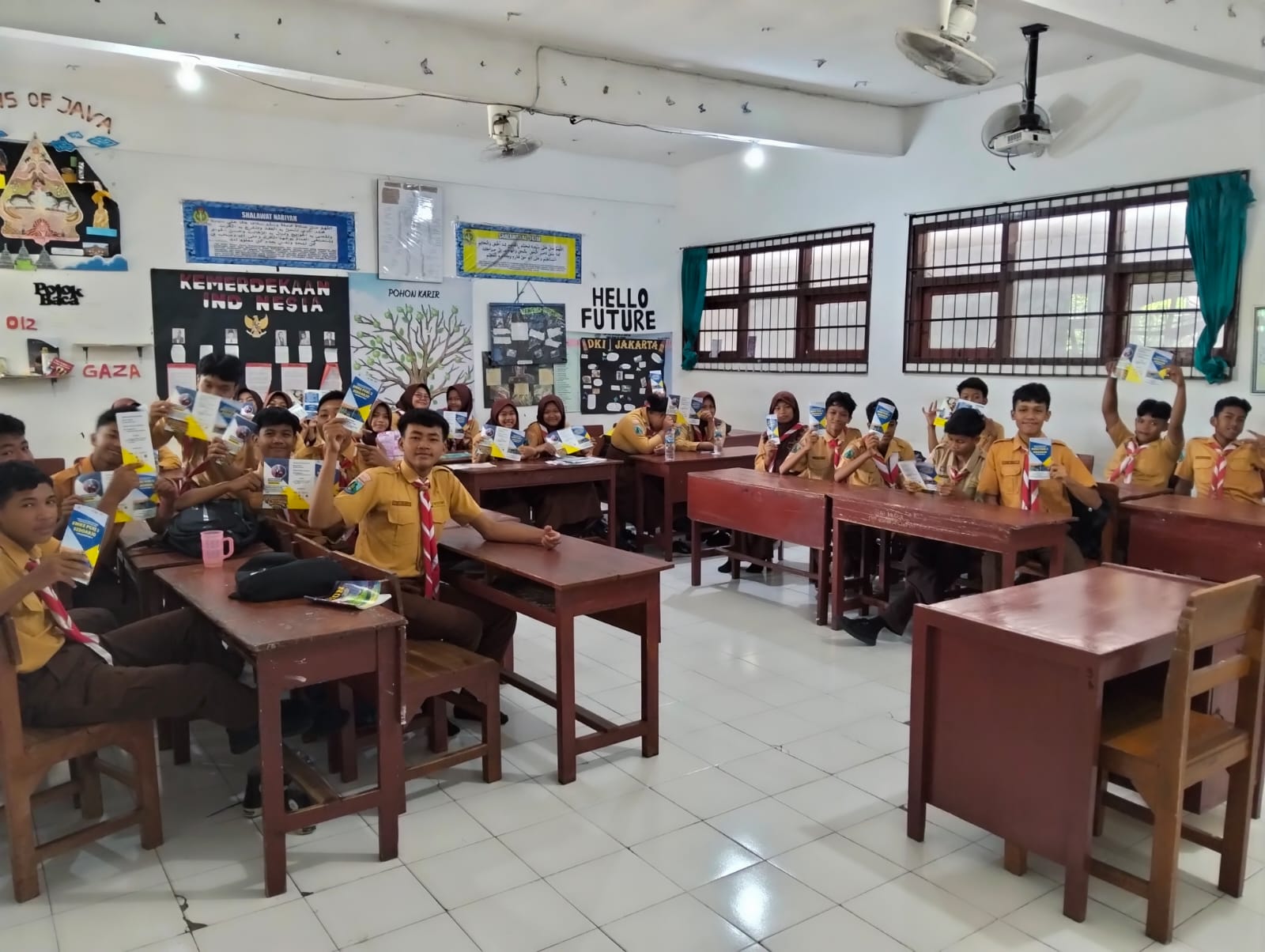 Presentasi PPDB di Sekolah SMP